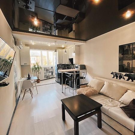 Helen Network: Central Studio Near Stadium and Korpusnyi Garden Apartment Poltava Exterior photo