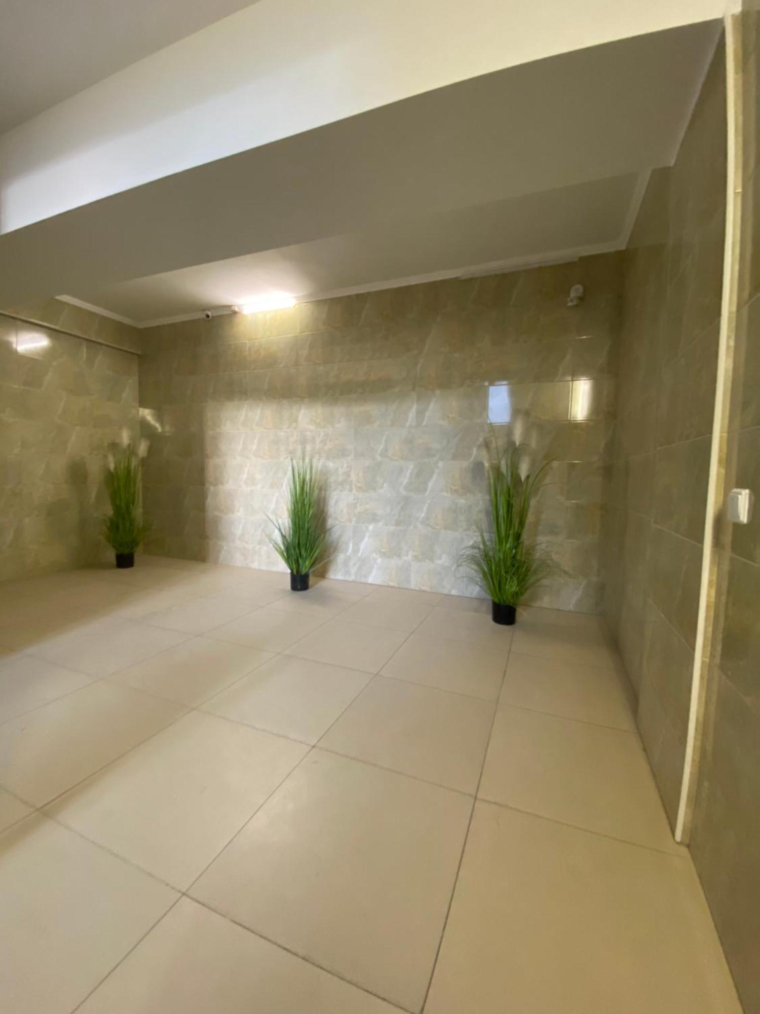 Helen Network: Central Studio Near Stadium and Korpusnyi Garden Apartment Poltava Exterior photo