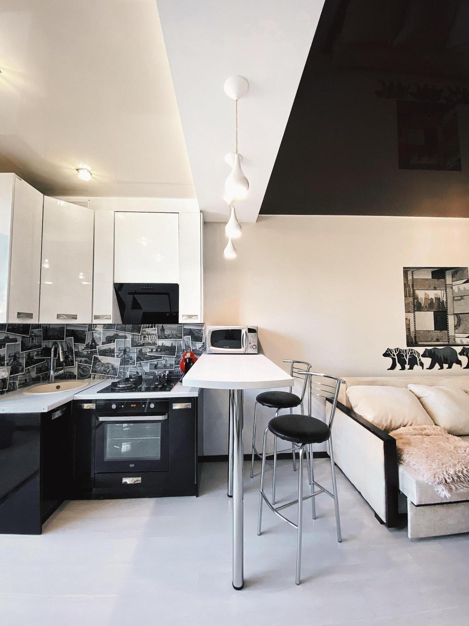 Helen Network: Central Studio Near Stadium and Korpusnyi Garden Apartment Poltava Room photo